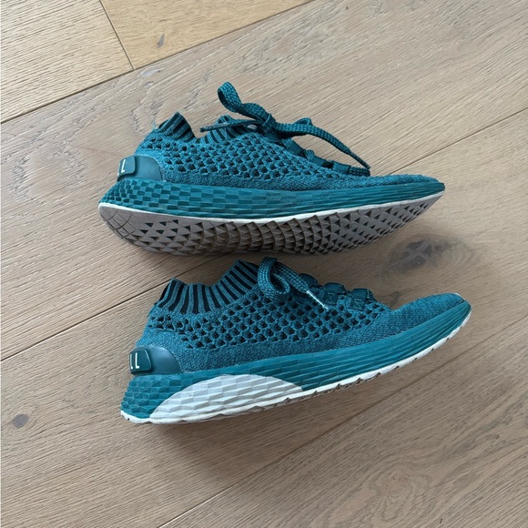 NOBULL Knit Runner shoes in the deep teal color Woman’s 8.5 Men 7 - Picture 3 of 8